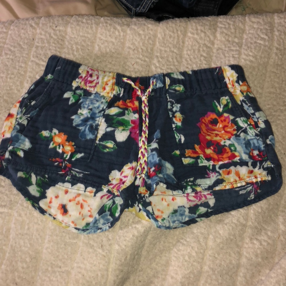 Vanilla Star Patterned Shorts